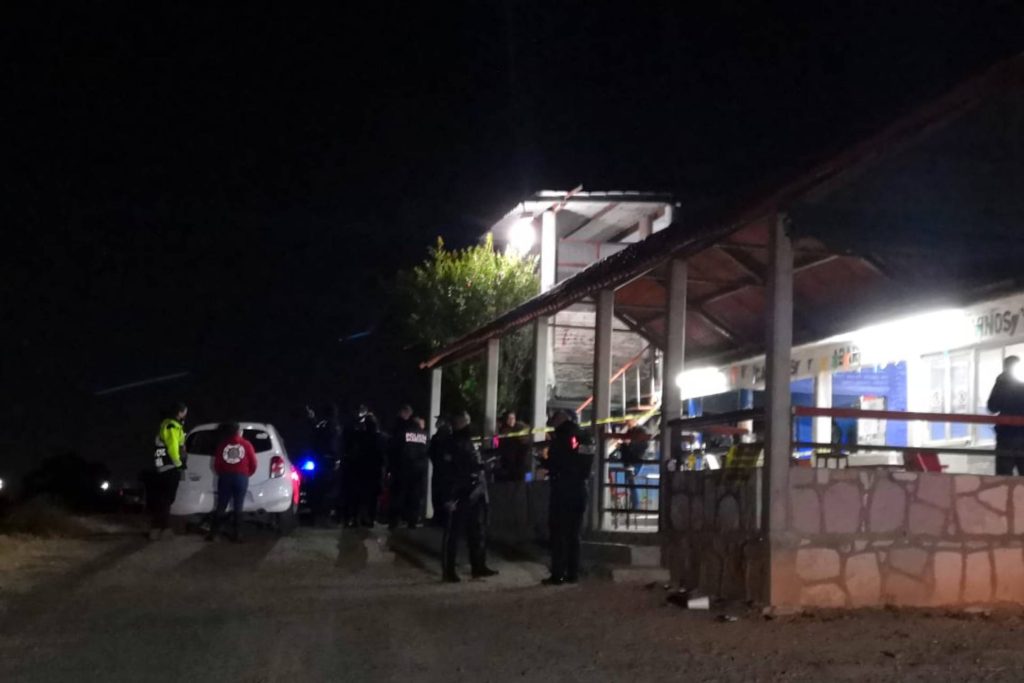 sujetos armados asaltaron gallera bar