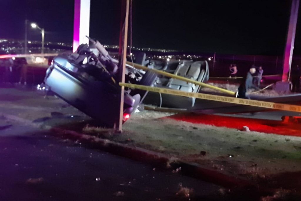 ebrio conductor impactarse postes