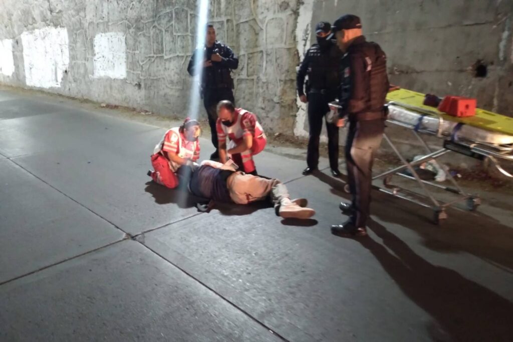 hombre se arrojó de puente