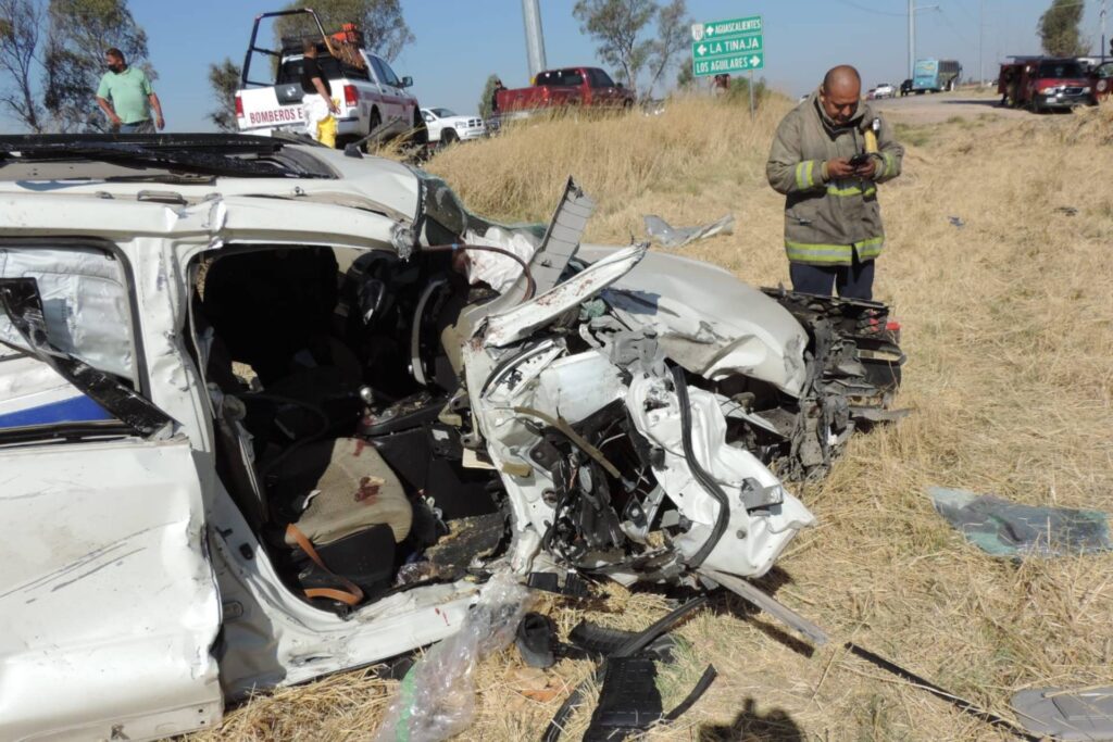 mujer murió chocar frente autobús