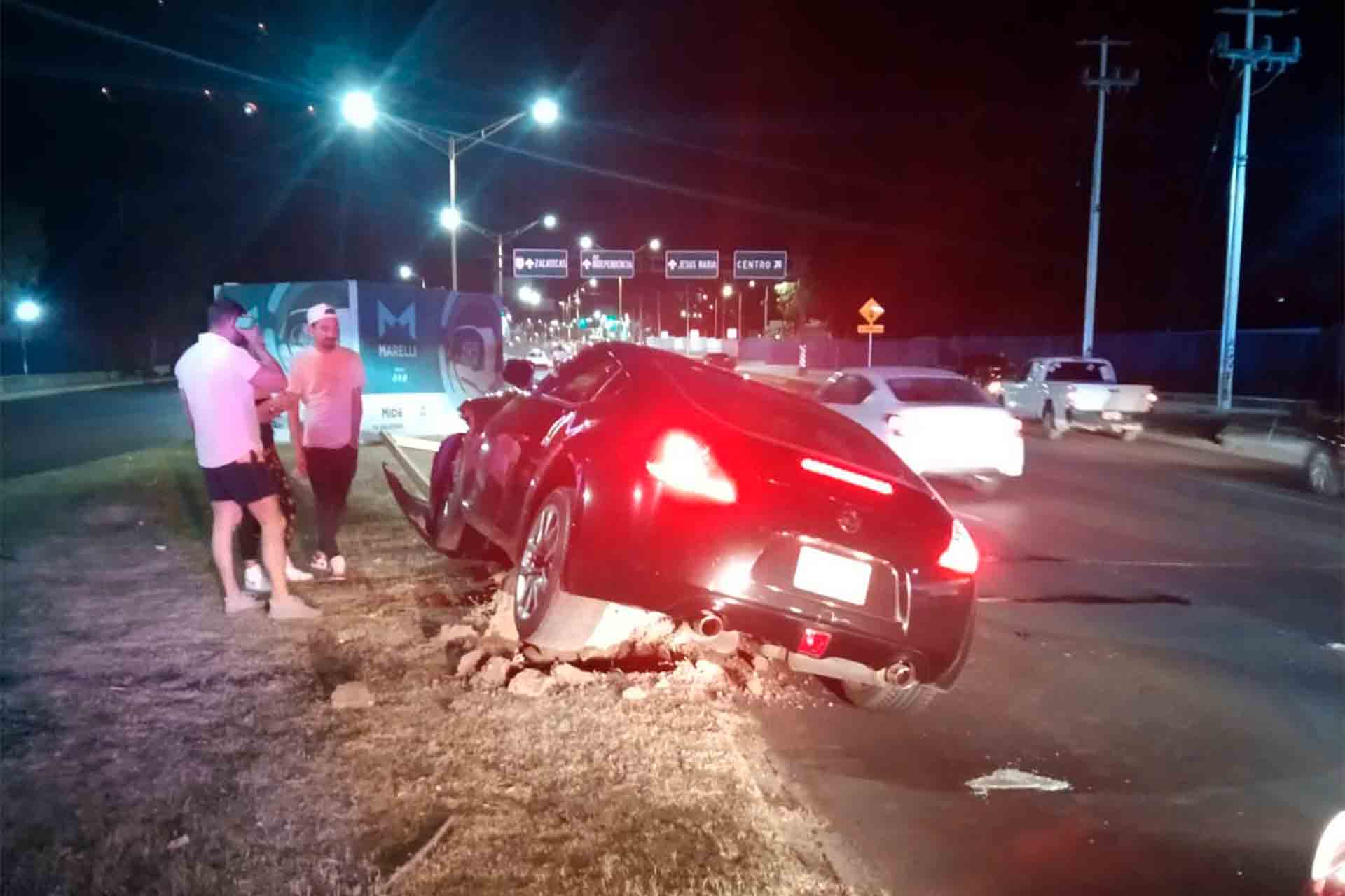 Otro Accidente En La Curva De La Uaa ¡el Aguas 0532