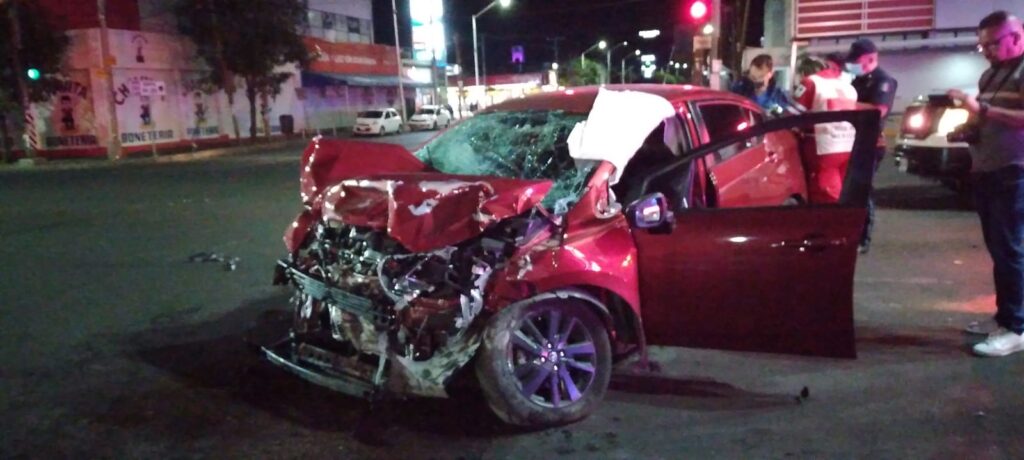 BORRACHO CHOCA Y DEJA 5 HERIDOS, UNA DE ELLAS DE GRAVEDAD