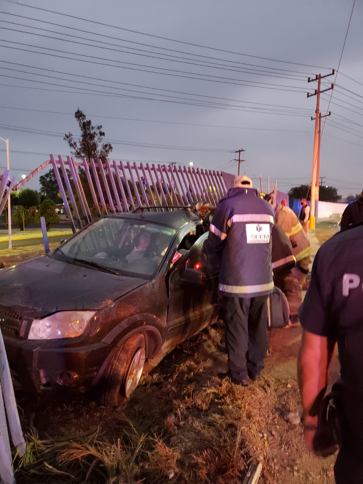 Familia Queda Prensada Tras Fuerte Choque En La Curva De La Uaa ¡el Aguas 7181