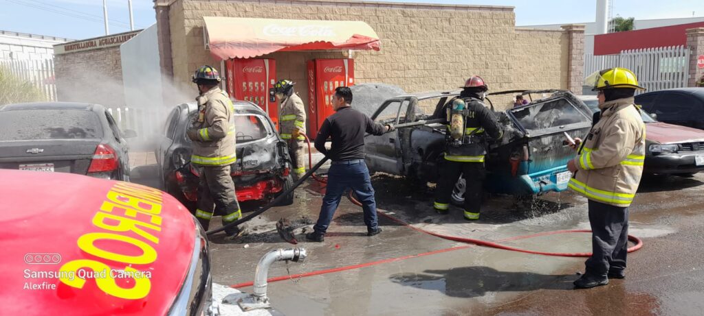 Dos autos quedaron calcinados tras voraz incendio