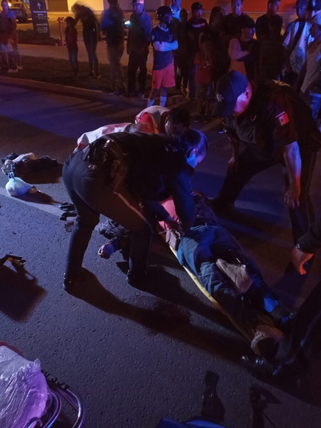 MOTOCICLISTA SE DEBATE ENTRE LA VIDA Y LA MUERTE