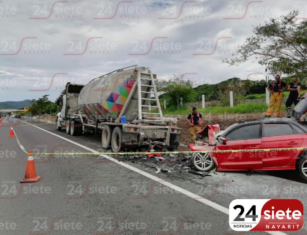 MUJER HIDROCALIDA Y DOS COMPAÑEROS DE TRABAJO SE MATAN EN ACCIDENTE