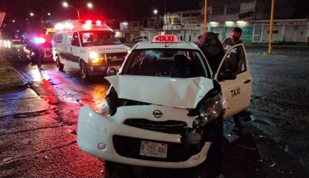PASAJERO DE UN TAXI RESULTA LESIONADO
