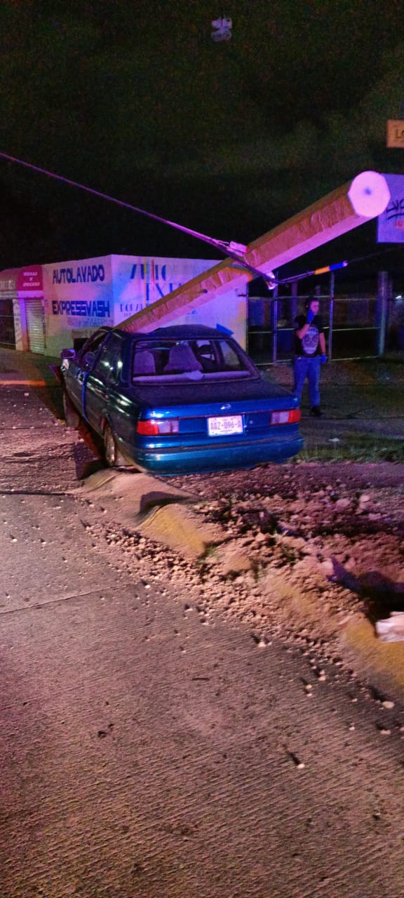 TRAS APARATOSO ACCIDENTE UN JOVEN GENERA DAÑOS POR MAS DE 200 MIL PESOS