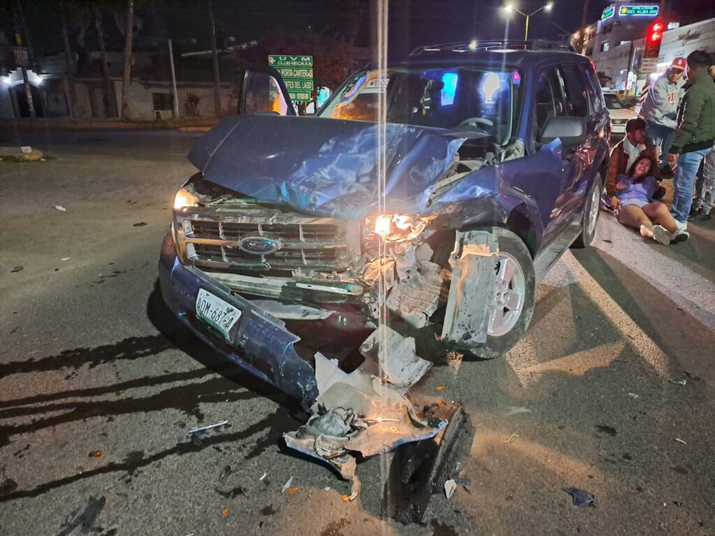 PAR DE EBRIOS CHOCAN ENTRE SI