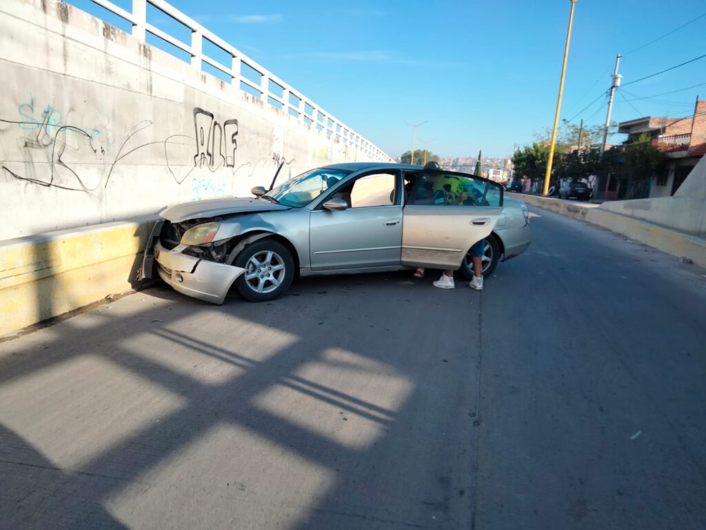 EN CASOS DISTINTOS DOS MUJERES EBRIAS CHOCAN Y GENERAN DAÑOS POR MAS DE 150 MIL PESOS