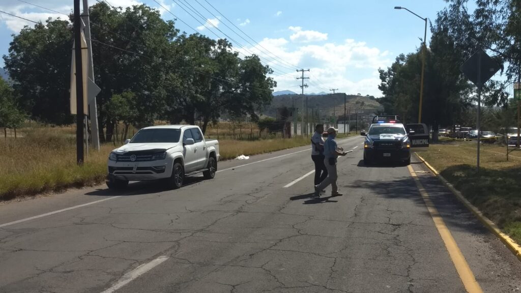 ATROPELLAN Y MATAN A MUJER EN CALVILLO