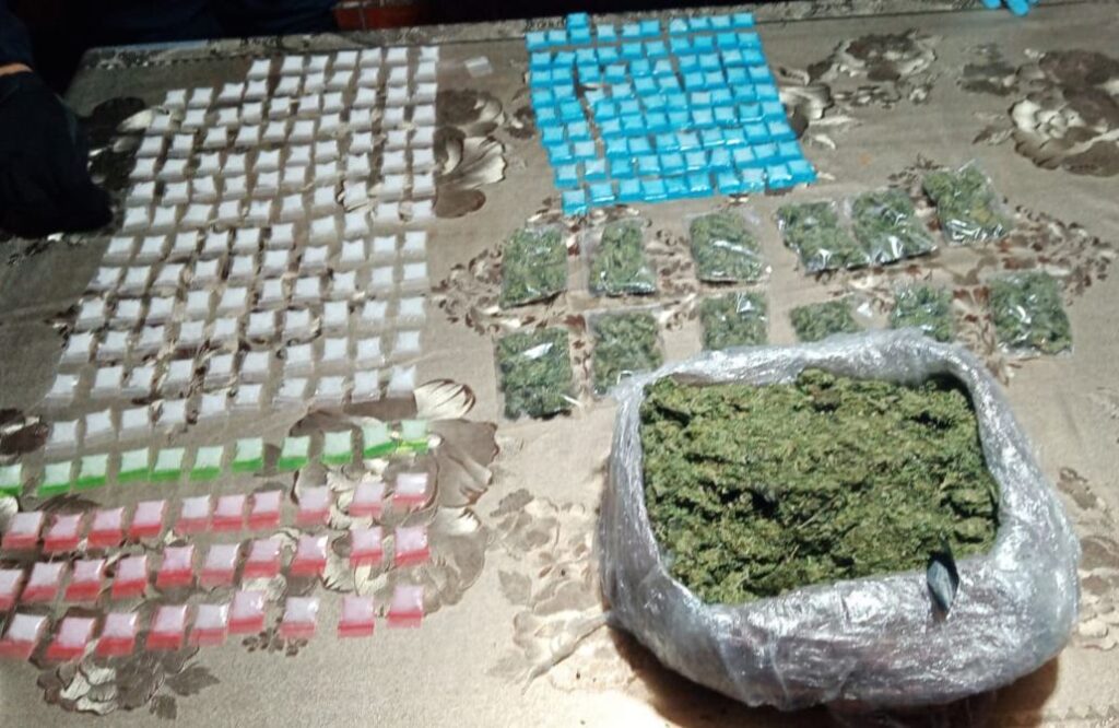 FGE ORQUESTA VARIOS CATEOS EN EL MUNICIPIO DE ASIENTOS, DONDE ASEGURARON DROGA Y A 9 PERSONAS