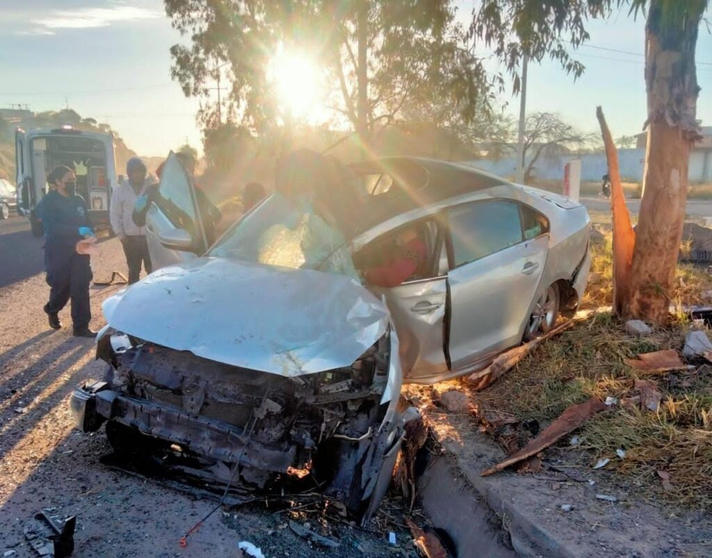 JOVEN QUEDA PRENSADO TRAS FUERTE ACCIDENTE