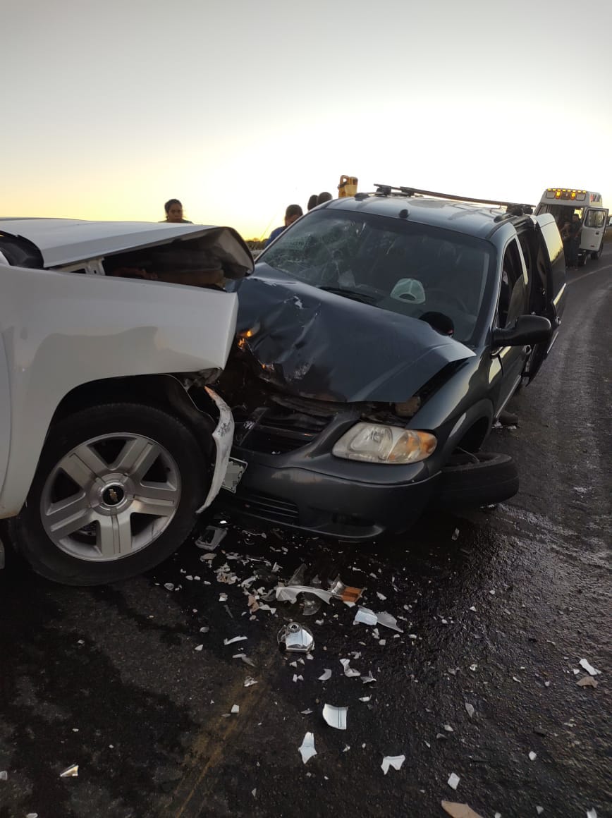 UNA FAMILIA RESULTA LESIAONADA TRAS APARATOSO CHOQUE, UNA MENOR DE EDAD SE LLEVO LA PEOR PARTE