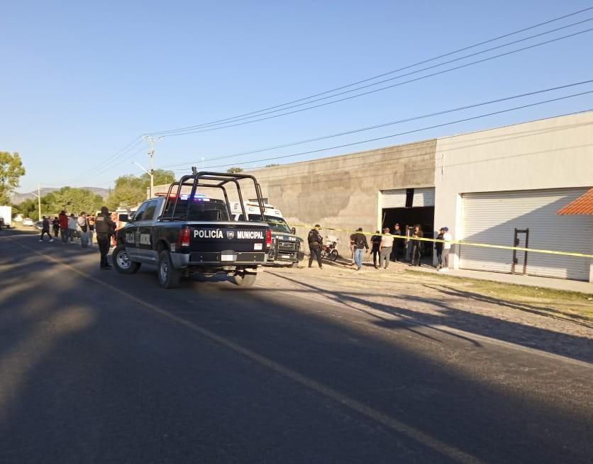 ENCAPUCHADOS MASACRAN A 3 EN UN PALENQUE CLANDESTINO, UNO MAS RESULTA HERIDO