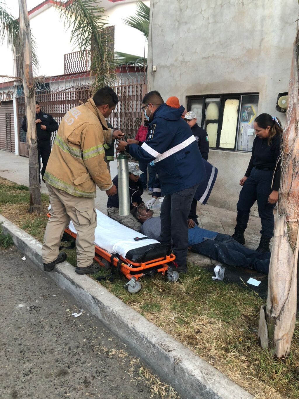CASI MUERE UN HOMBRE EN VORAZ INCENDIO