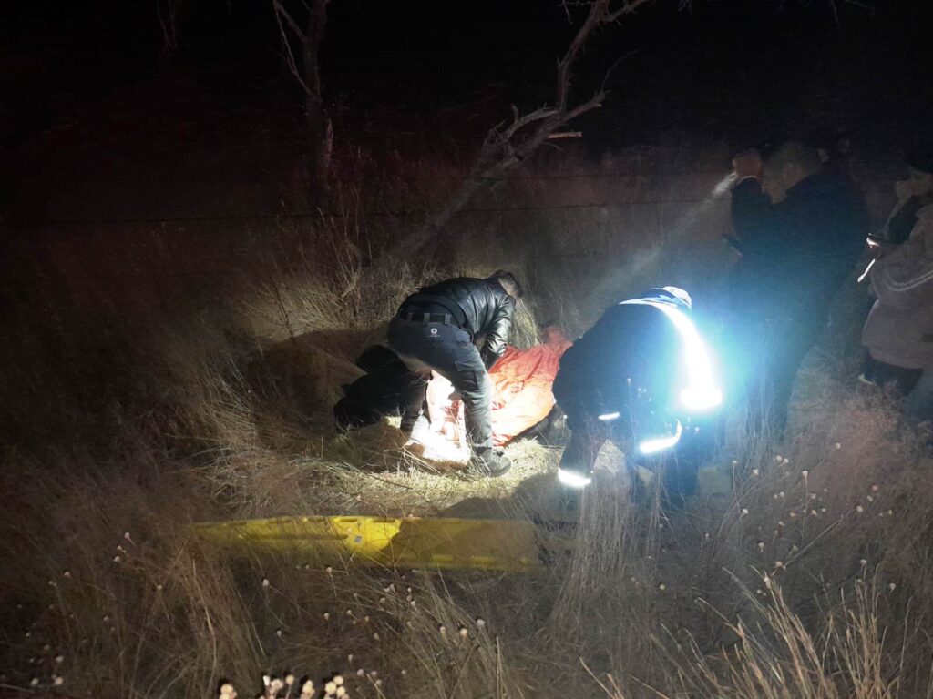 CAMIONETA ATROPELLA A UNA MUJER Y SE DA A LA FUGA