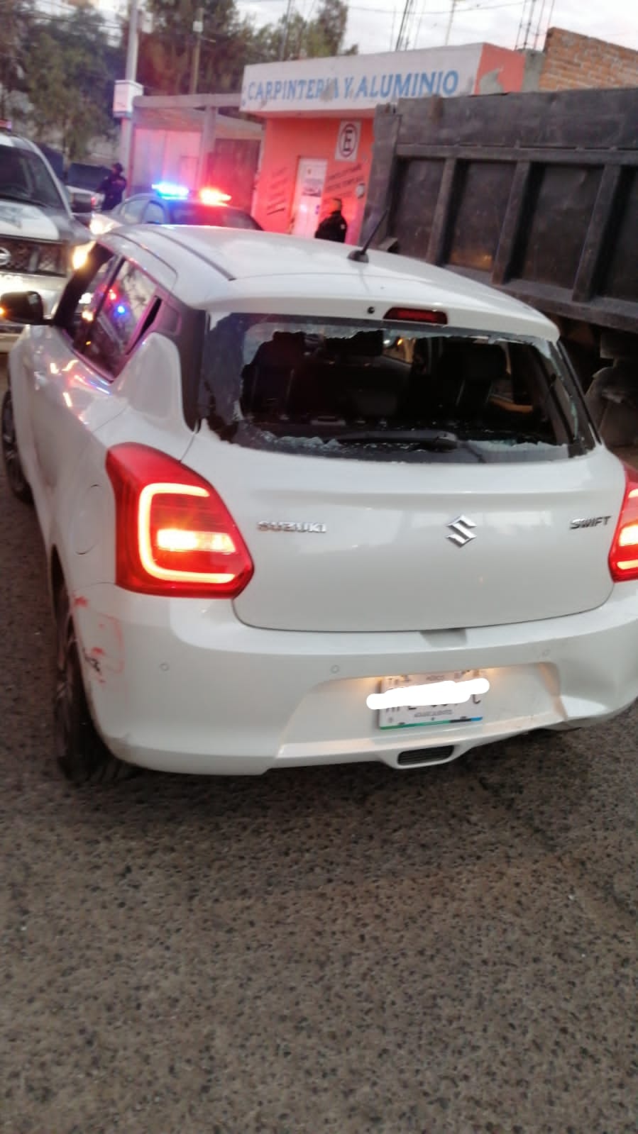 SUEJTO TRAIA COCHE ROBADO, CON HUELLAS DE VIOLENCIA POR LO QUE FUE ARRESTADO