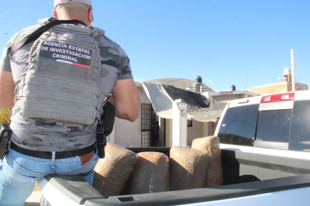 FGE REVIENTA CASA DE SEGURIDAD Y ASEGURA 40 KILOS DE MOTA, DROGA GRYSTAL Y UN ARMA