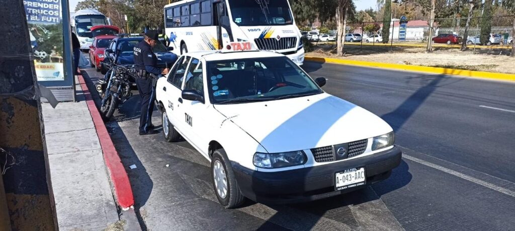 ELEMENTO DE LA POLICIA VIAL SUFRE ACCIDENTE