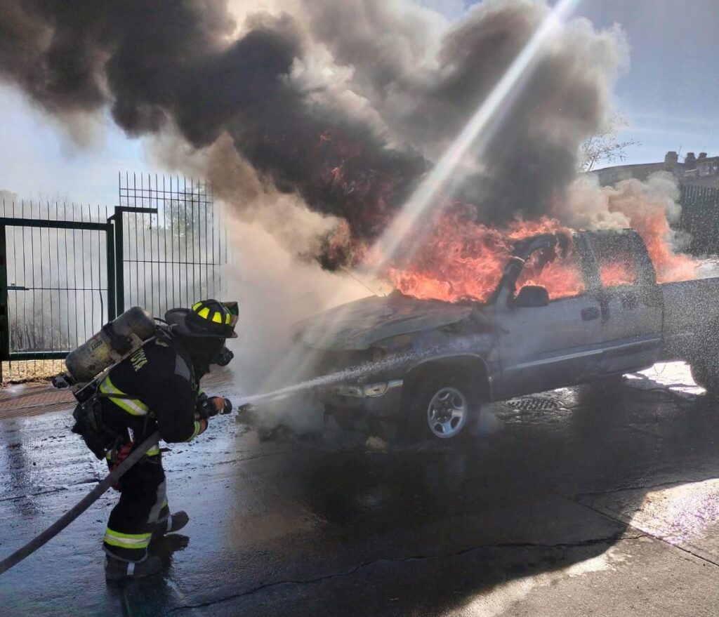 SE INCENDIA TROCA ESTACIONADA EN LA PROGRESO