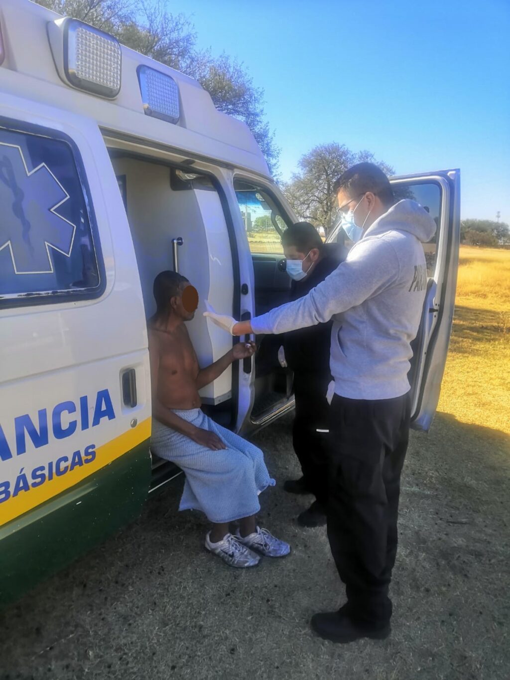 UN HOMBRE FUE RESCATADO DE UNA CASA EN LLAMAS