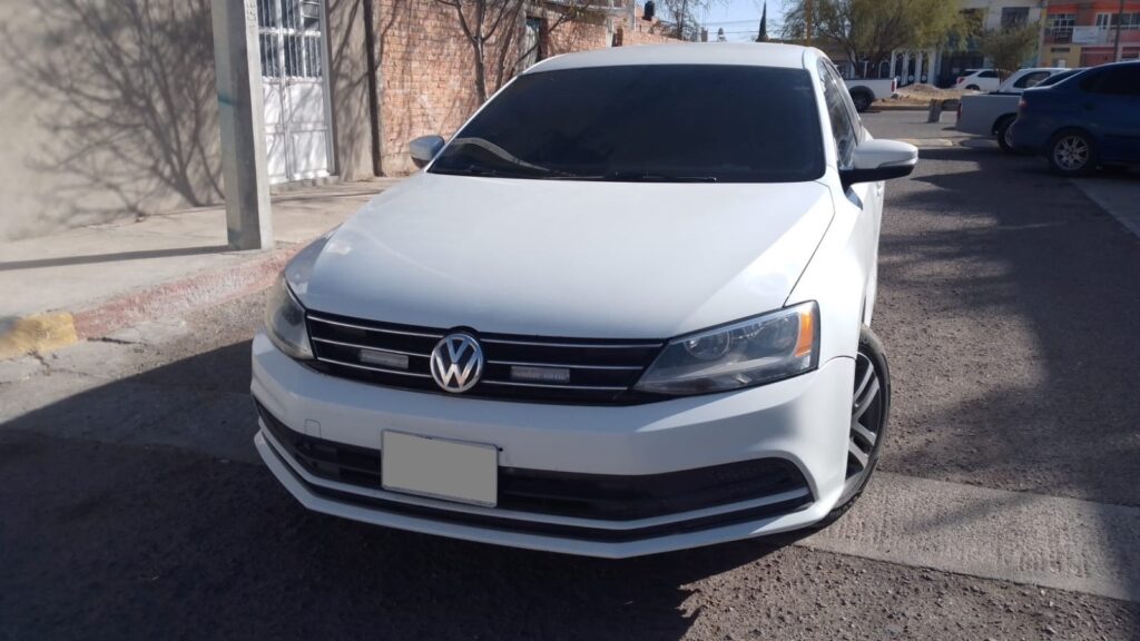 FUE DETENIDO CON COCHE ROBADO