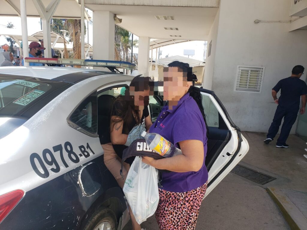 NAVAJEAN A UNA MUJER, EL RESPONSABLE SE DIO A LA FUGA