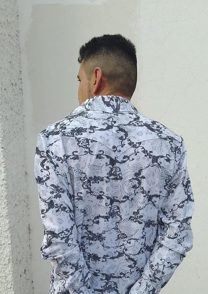 LE QUITO 31 MIL PESOS UTILIZANDO UNA PISTOLA