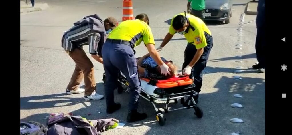 MUJER RESULTA GRAVE TRAS SER ATROPLELADA POR UNA PESADA UNIDAD