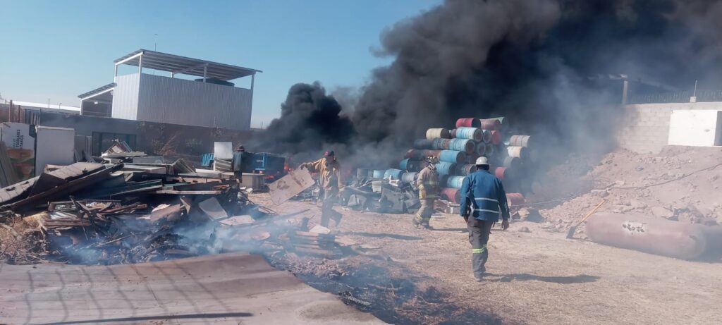 SE INCENDIA MATERIAL RECICLABLE