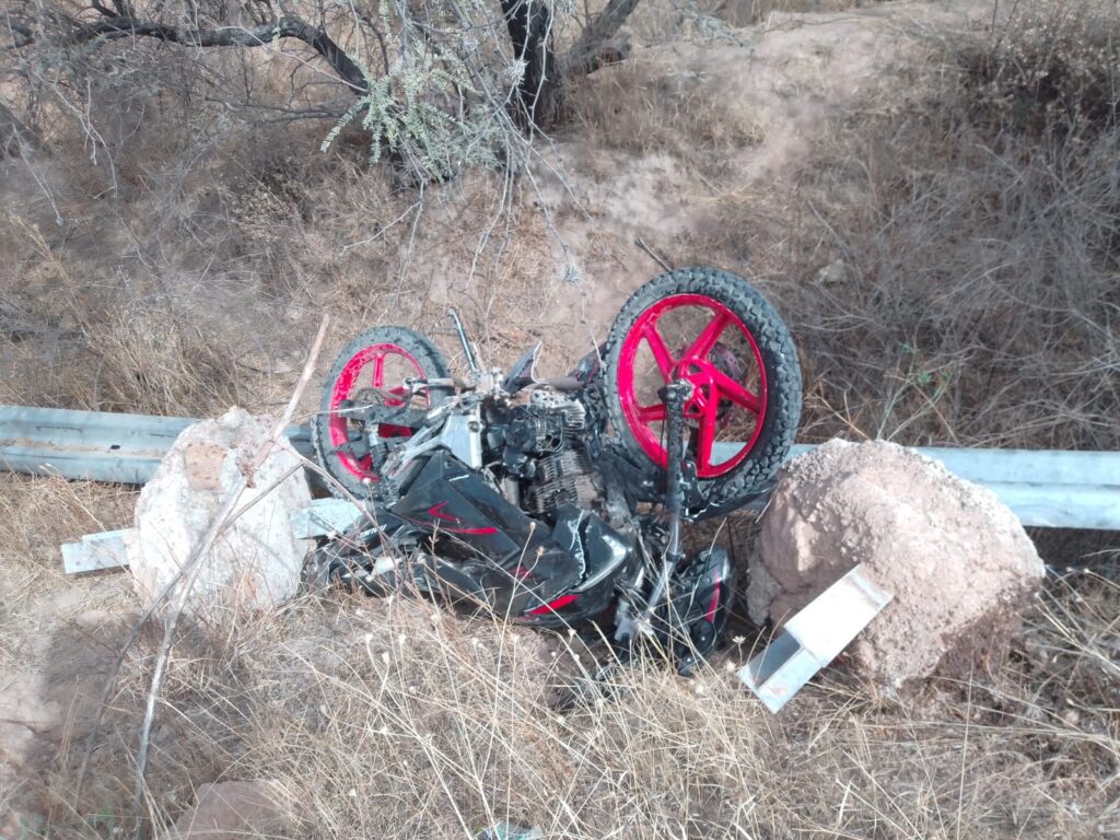 SE MATA MOTOCICLISTAS TRAS SALIRSE DE LA CARRETERA
