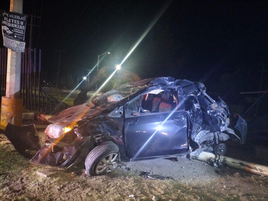 UNA JOVEN MUERTA Y UNA HERIDA DE GRAVEDAD FUE EL SALDO DE UN FUERTE ACCIDENTE EN LA CURVA DE LA UAA