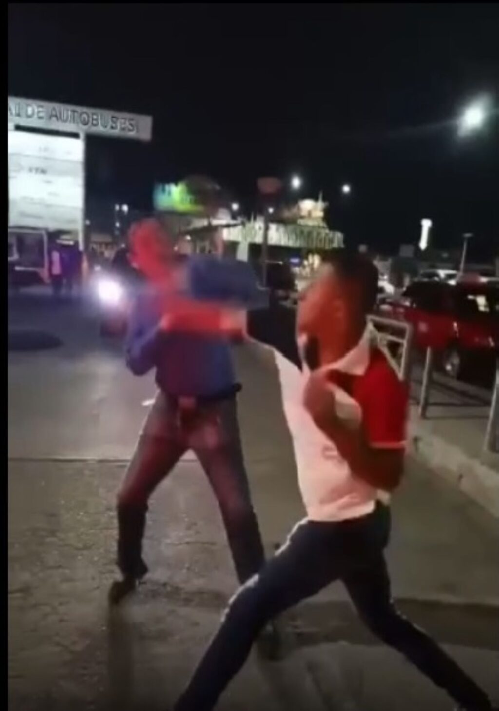 UBER V/S TAXISTA: SE DAN UN “TIRO” POR EL PASAJE