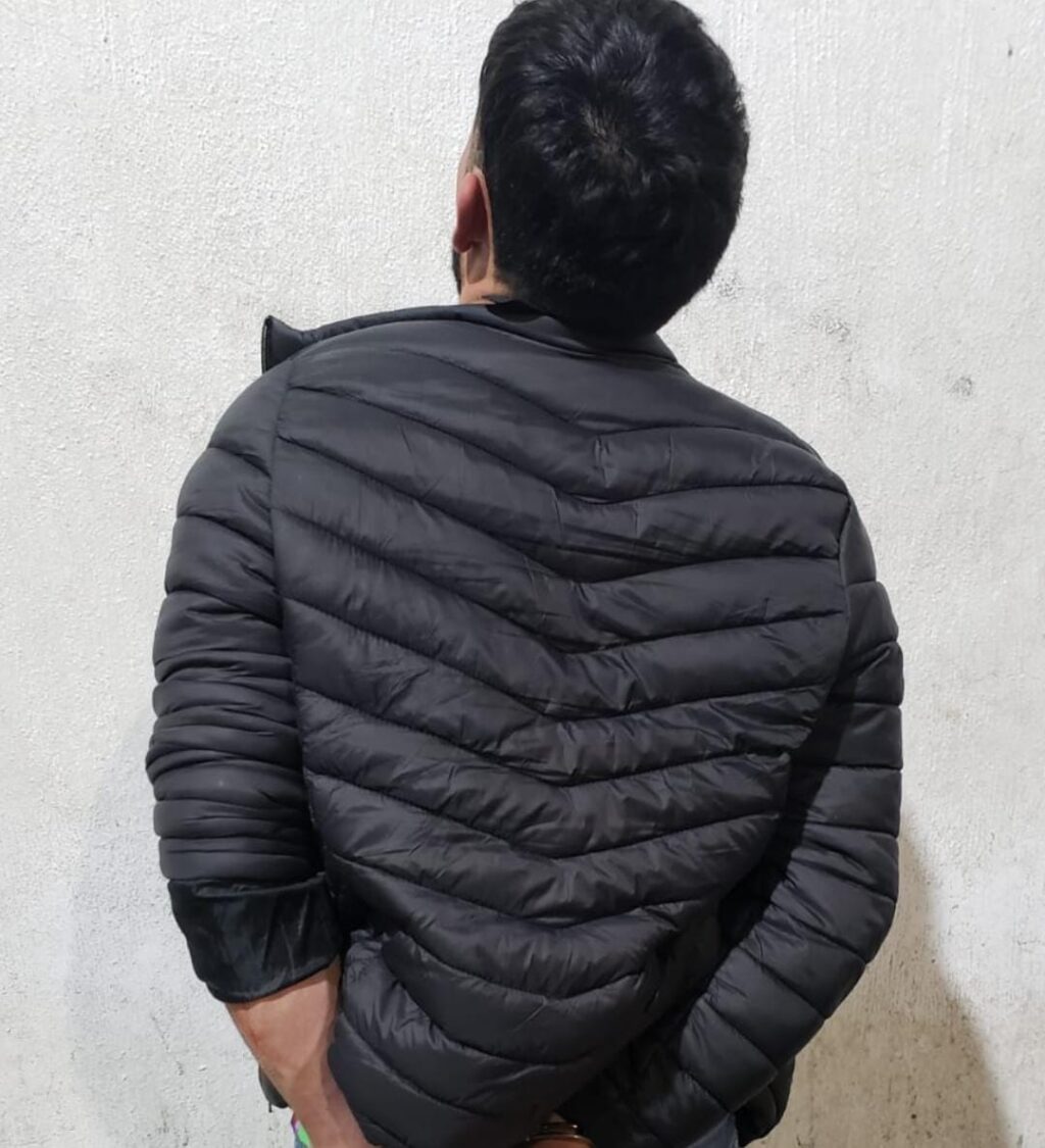 SUJETO ATROPELLA A POLIA VIAL