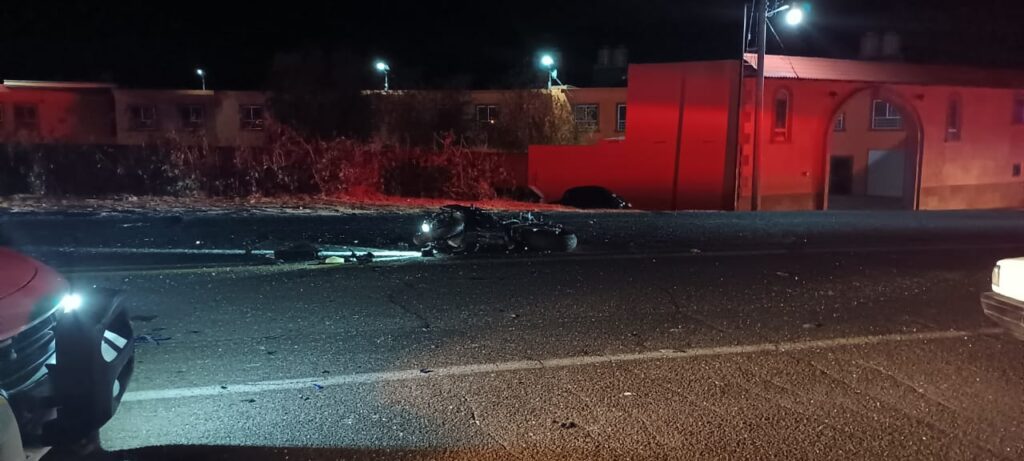 CASI SE MATAN UN HOMBRE Y UNA MUJER QUE VIAJABAN EN MOTO EN CALVILLO
