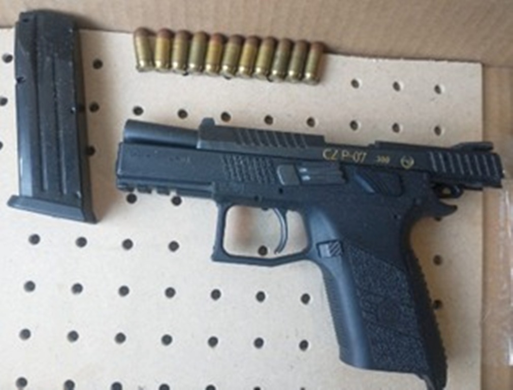 DETIENEN A SUJETOS ARMADOS, SE CREE SON LOS REYES DEL NARCO EN EL AGROPECUARIO