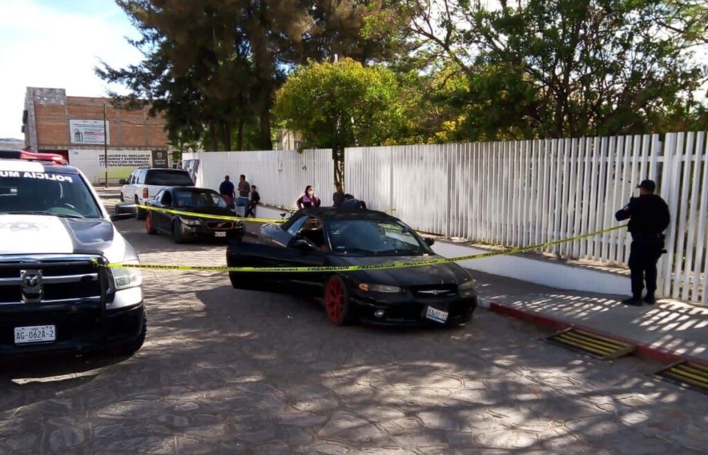 MUERE ALCOHOLICO CRONICO DENTRO DE UN COCHE