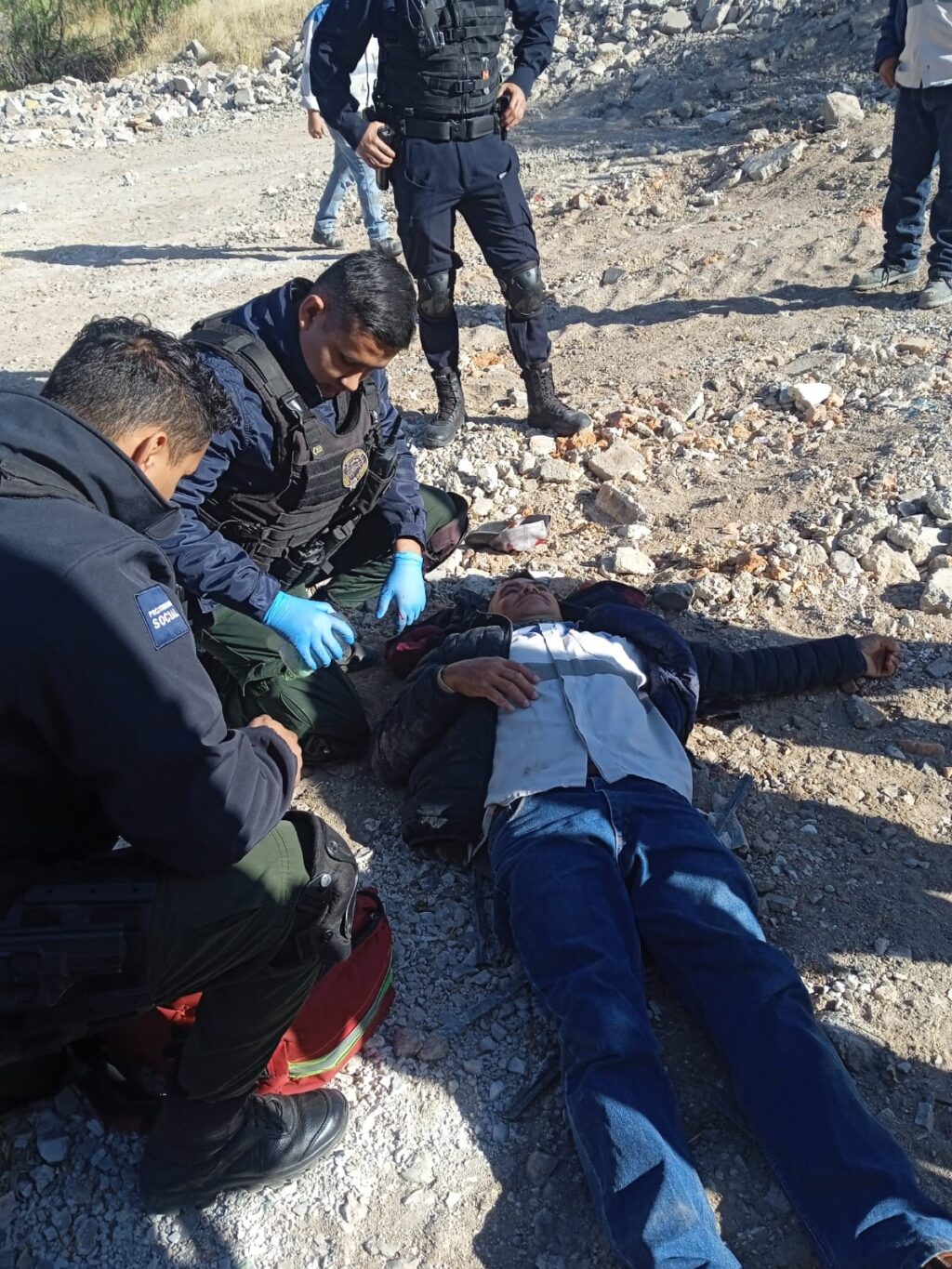 LE CAYO UNA PIEDRA DE 20 KILOS Y VIVE PARA CONTARLO