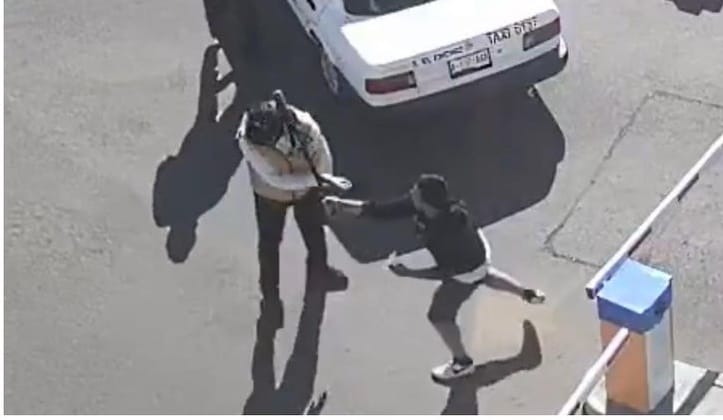 CAPTURAN A TAXISTA QUE CASI MATA A UN VIGILANTE DE UN BATAZO EN LA CABEZA