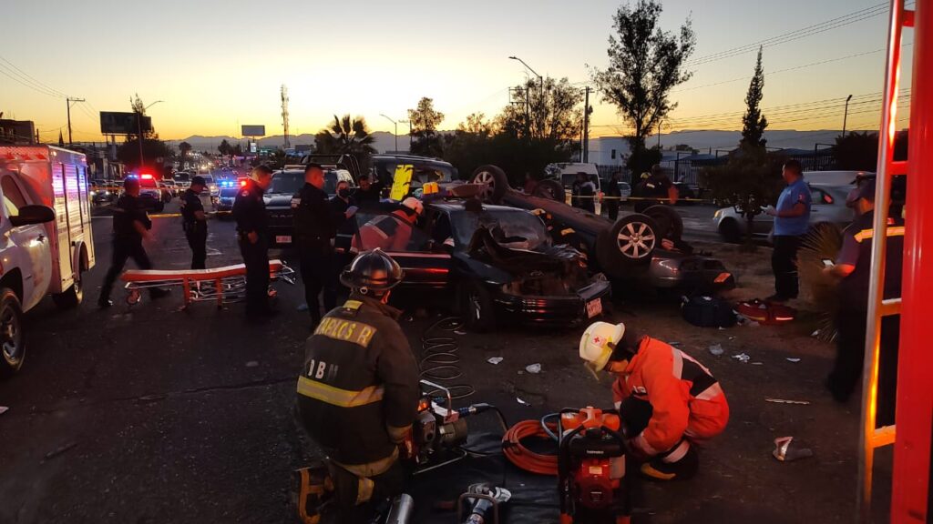 APARATOSO CHOQUE VOLCADURA DEJA VARIOS PRENSADOS SOBRE AVENIDA SIGLO XXI