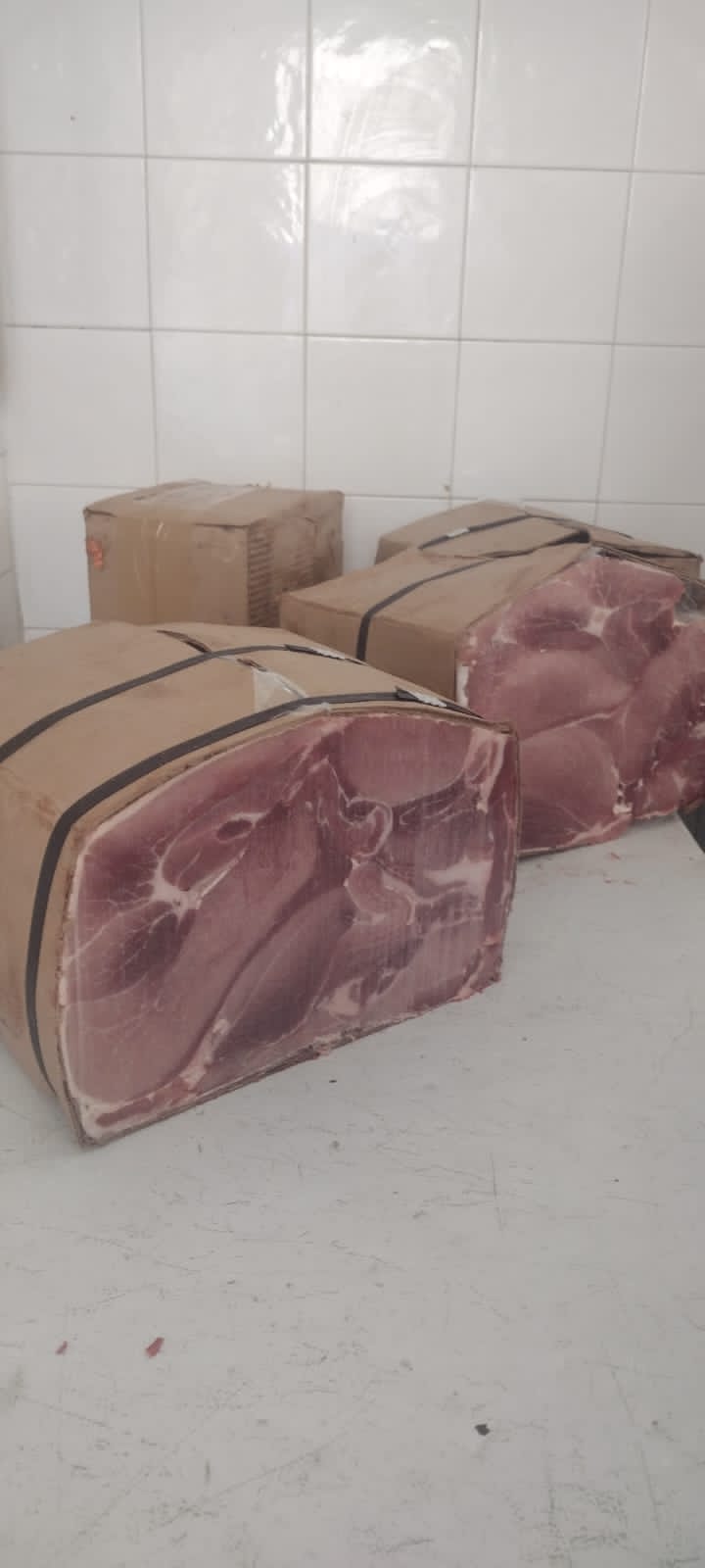 FUERON DETENIDOS TRAS ROBAR VARIOS KILOS DE CARNE
