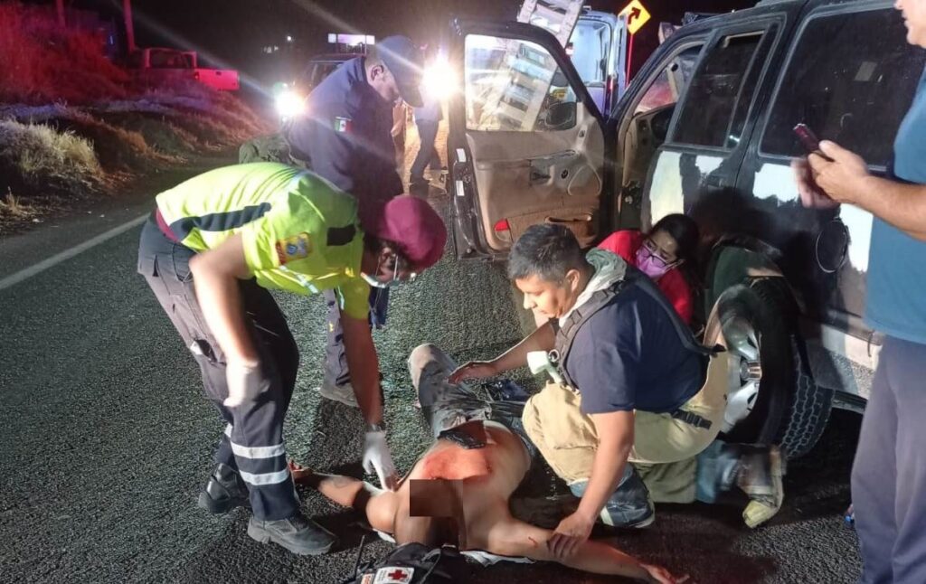 UN HOBRE RESULTA HERIDO TRAS CHOCAR CONTRA UNA PLATAFORMA