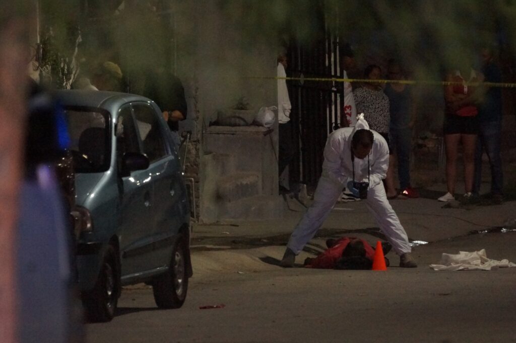 LO MATO DE UN SILLAZO EN LA CABEZA Y AHORA ESTA TRAS LAS REJAS
