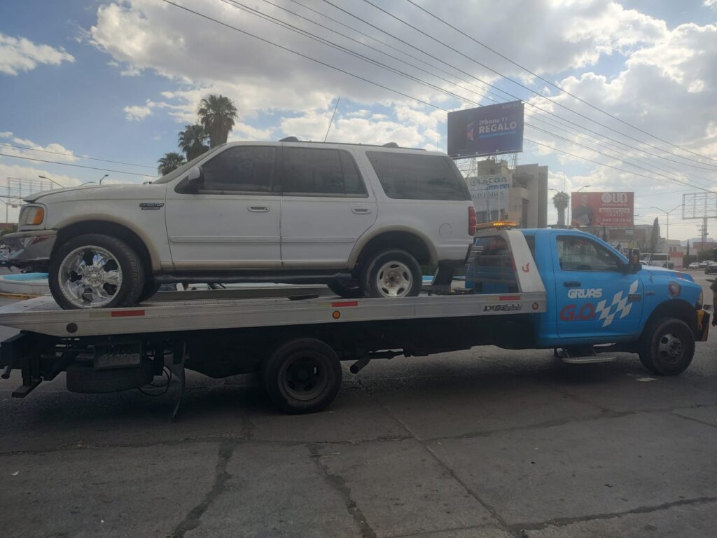POR TIERRA Y AIRE SE GENERO TREMENDA PERSECUCION PARA GENERAR LA CAPTURA DE UNA GRUA QUE TRASLADABA AUTO ROBADO