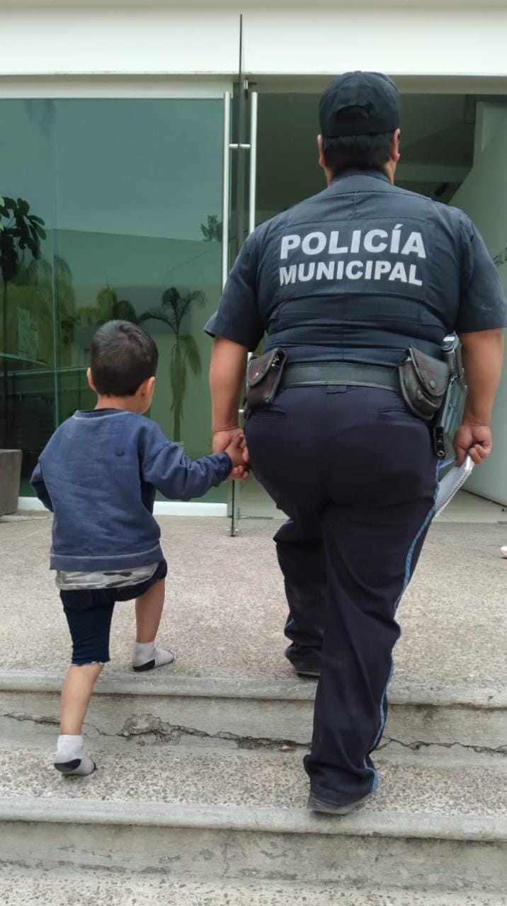 LO ABANDONA SU MADRE TRAS SER PRESEGUIDA POR LA LEY