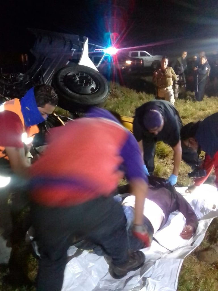 SE MATA TRAILERO  AGUASCALENTENSE AL CHOCAR CONTRA UN CAMION DE PASAJEROS EN EL CUAL FALLECIERON OTRAS DOS PERSONAS