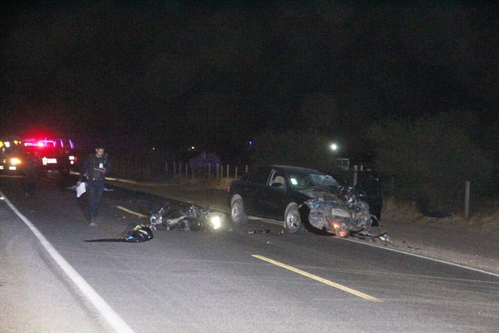 MUERE MOTOCICLISTA TRAS CHOQUE FRONTAL CONTRA UN AUTO