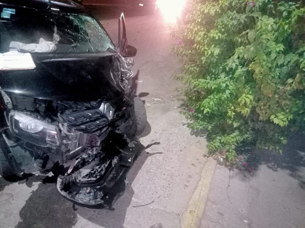 EBRIO CHOCA Y ES DETNIDO EN SAN FRANCISCO DE LOS ROMO