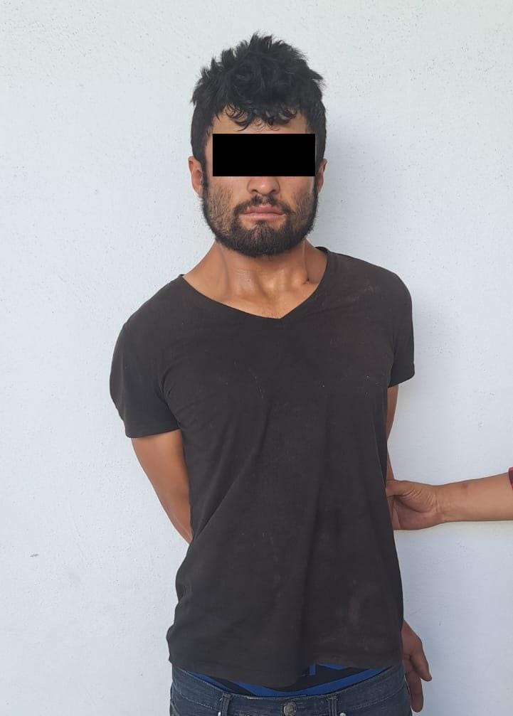 GOLPEO A SU MUJER Y LE FRACTURO EL BRAZO A UNA OFICIAL DE POLICIA